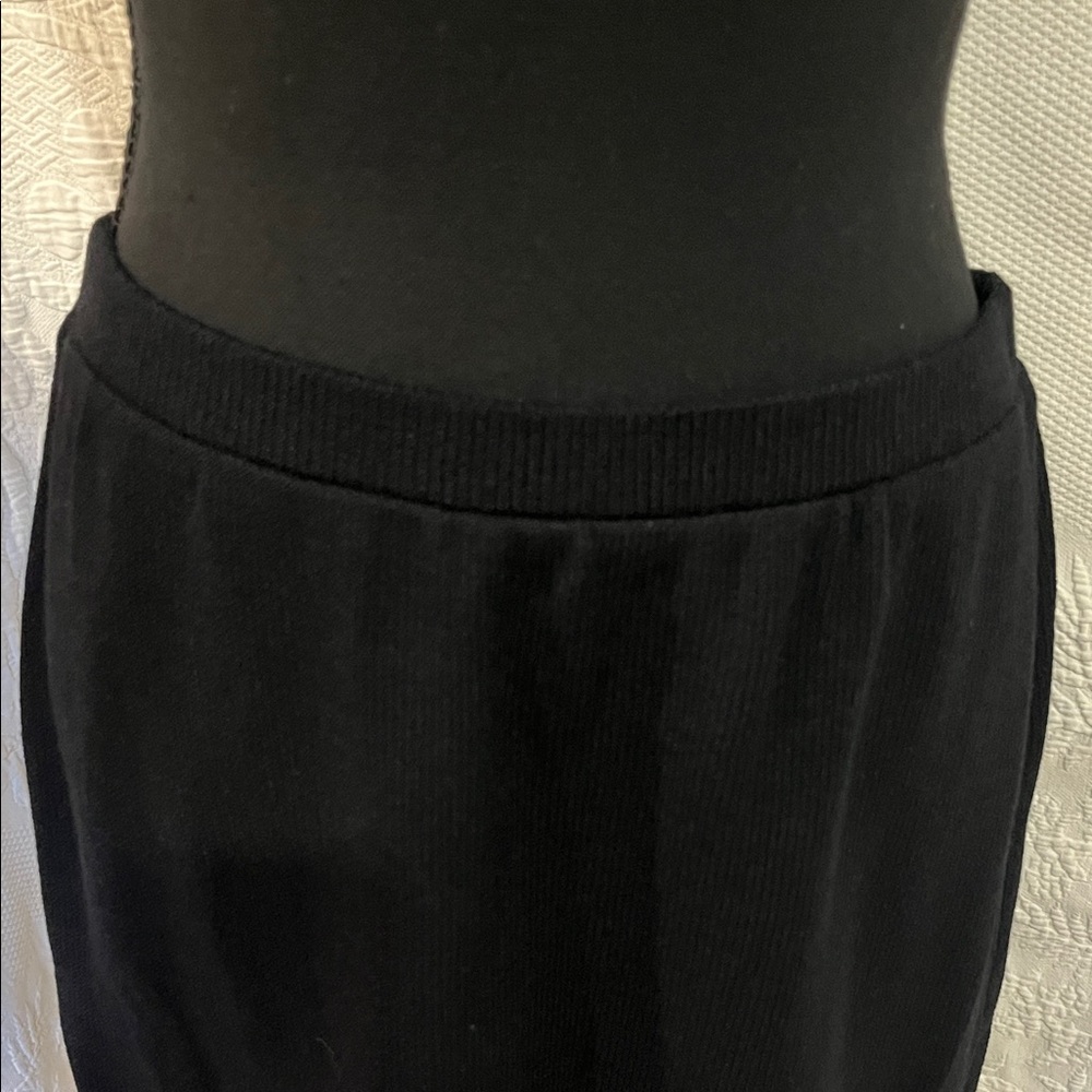St. John Evening Black Skirt Set with Gold Accents,‎ size 10 - Picture 15 of 16
